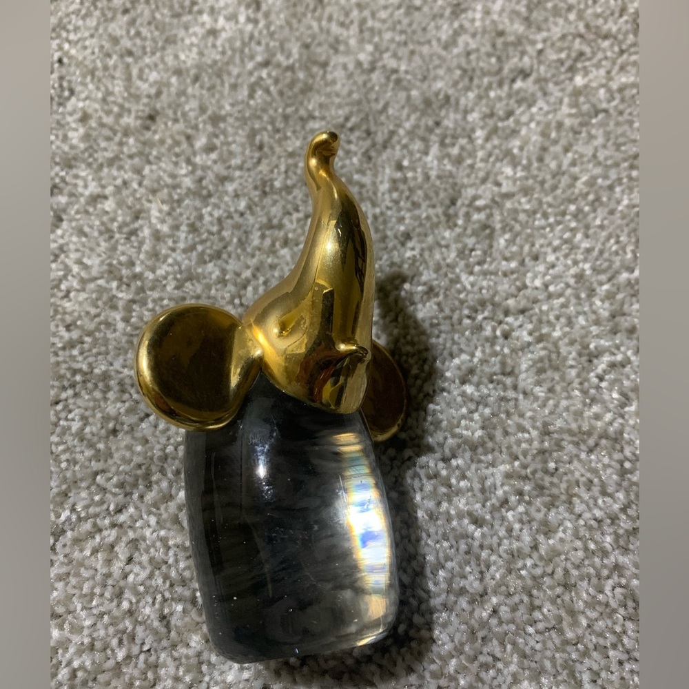 Clear glass elephant figurine